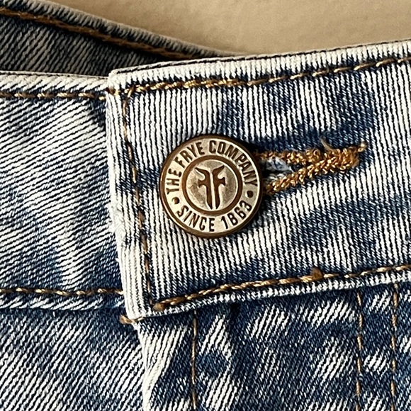 FRYE High Rise Light Denim Vintage Style Straight Leg Mom Jeans Sz 10 - Picture 3 of 16